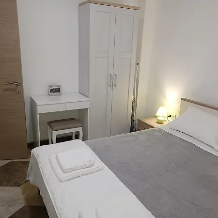 Eugen Apartment *