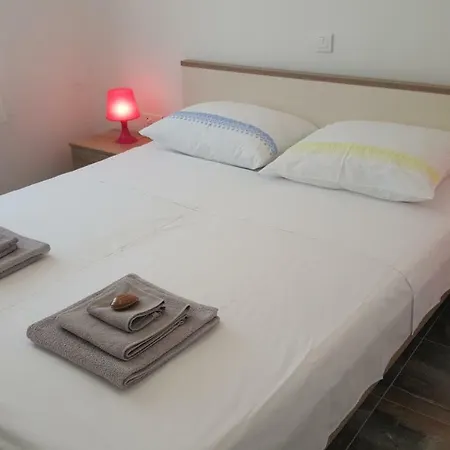 Eugen Apartment *