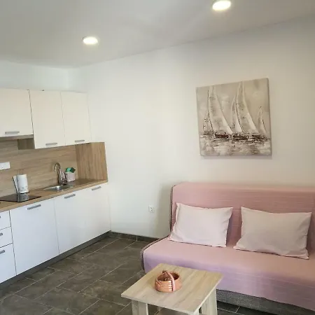 Eugen Apartment *